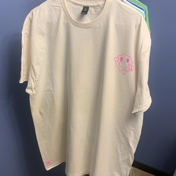 NEW! “A Dime Short” oversized tee - Picture 6 of 11